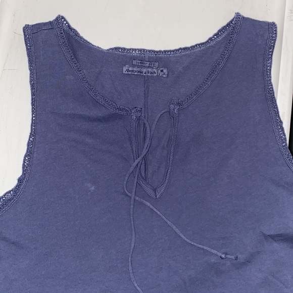 Abercrombie & Fitch Sleeveless Lace Trimmed Top with Ruggle Waist - Picture 6 of 6